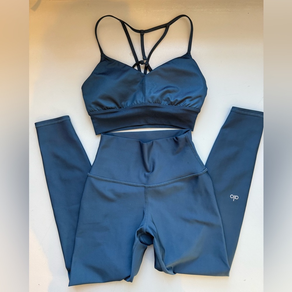 Alo Yoga Set 7/8 High-Waist Airlift Legging (XS) and Lavish Bra (S) - Deep Jade